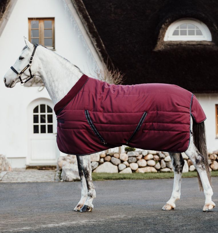 Couverture Rambo Cosy Stable 200gr, Burgundy - Horseware